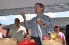 Michael Ignatieff au march� de la gare de Sherbrooke