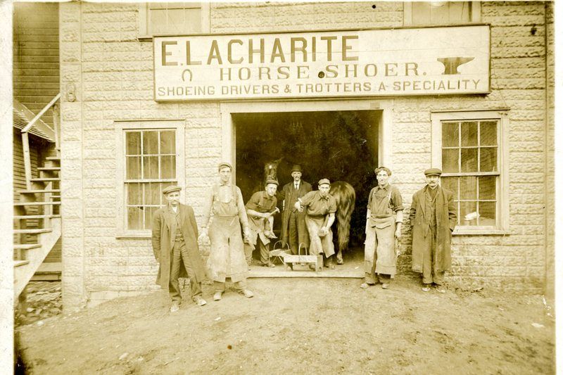 Notre histoire en archives : Ernest Lacharité, de maréchal-ferrant à garagiste - CHRONIQUEURS - Vivement l'histoire - Estrieplus.com - Vimarsana News