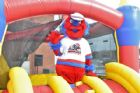 Jour des mascottes au Tournoi national atome pee-wee de magog