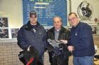 Cueillette d'�quipement de hockey - palais des sports