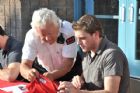 S�ance d'authographe avec les joueurs de la LNH